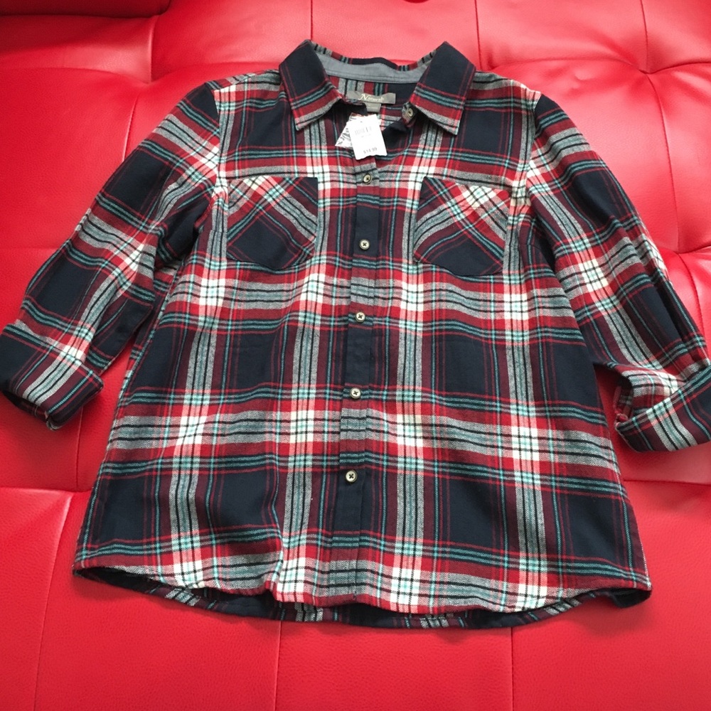 NWT Women’s flannel size medium